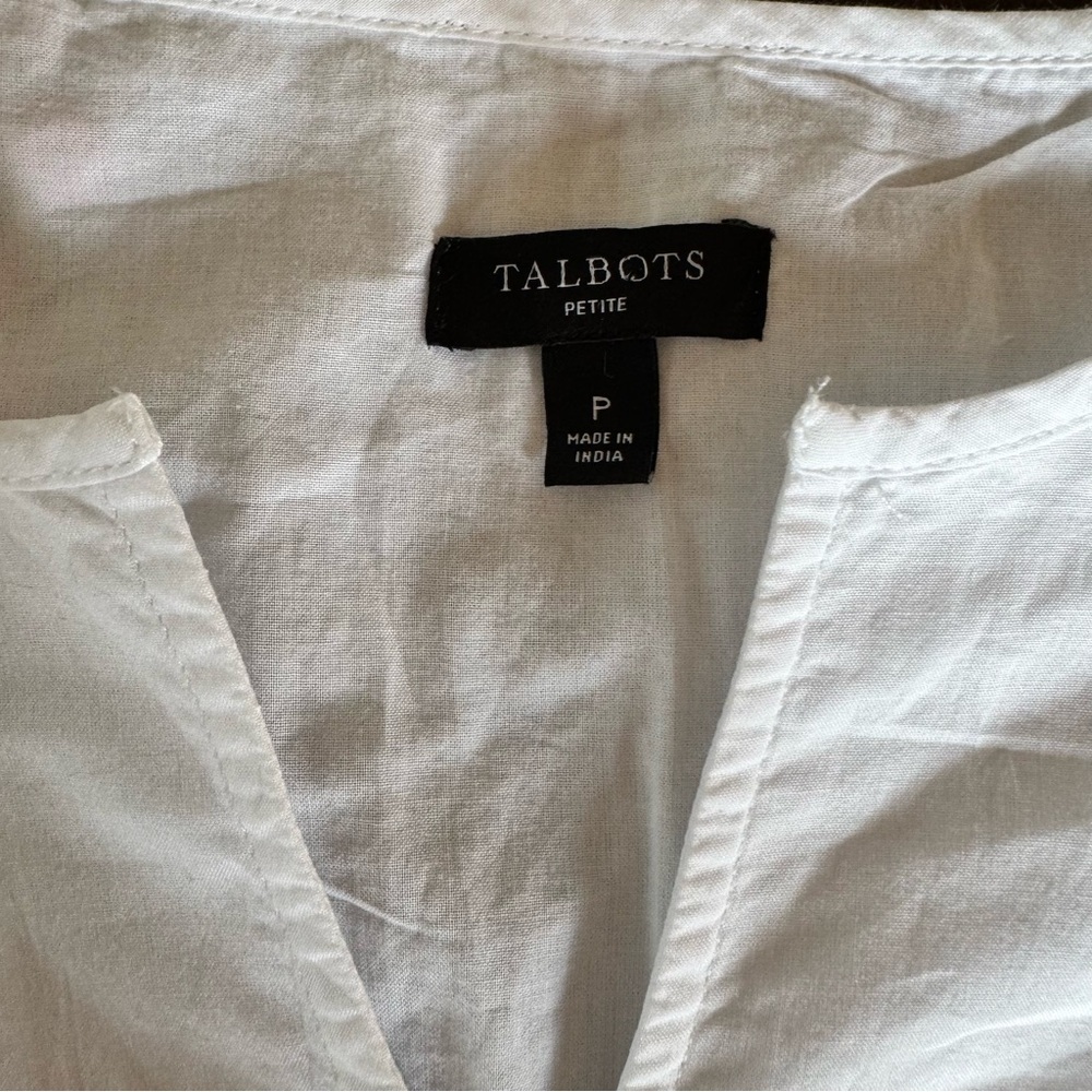 Like New Talbots Embroidered Flutter Sleeve Top - Picture 2 of 9